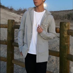 H&M DIVIDED BUTTON UP SHIRT